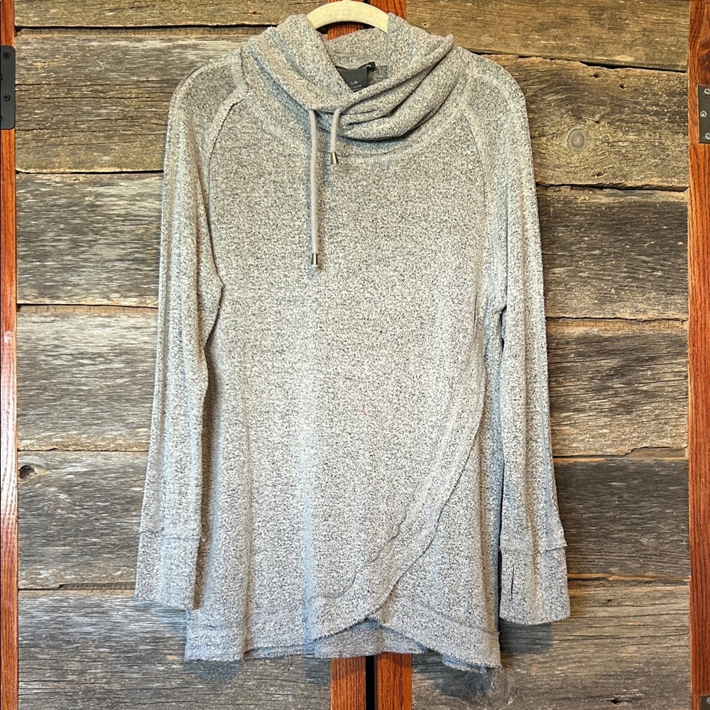 Chelsea & Theodore Heather Gray Knit Top Size L